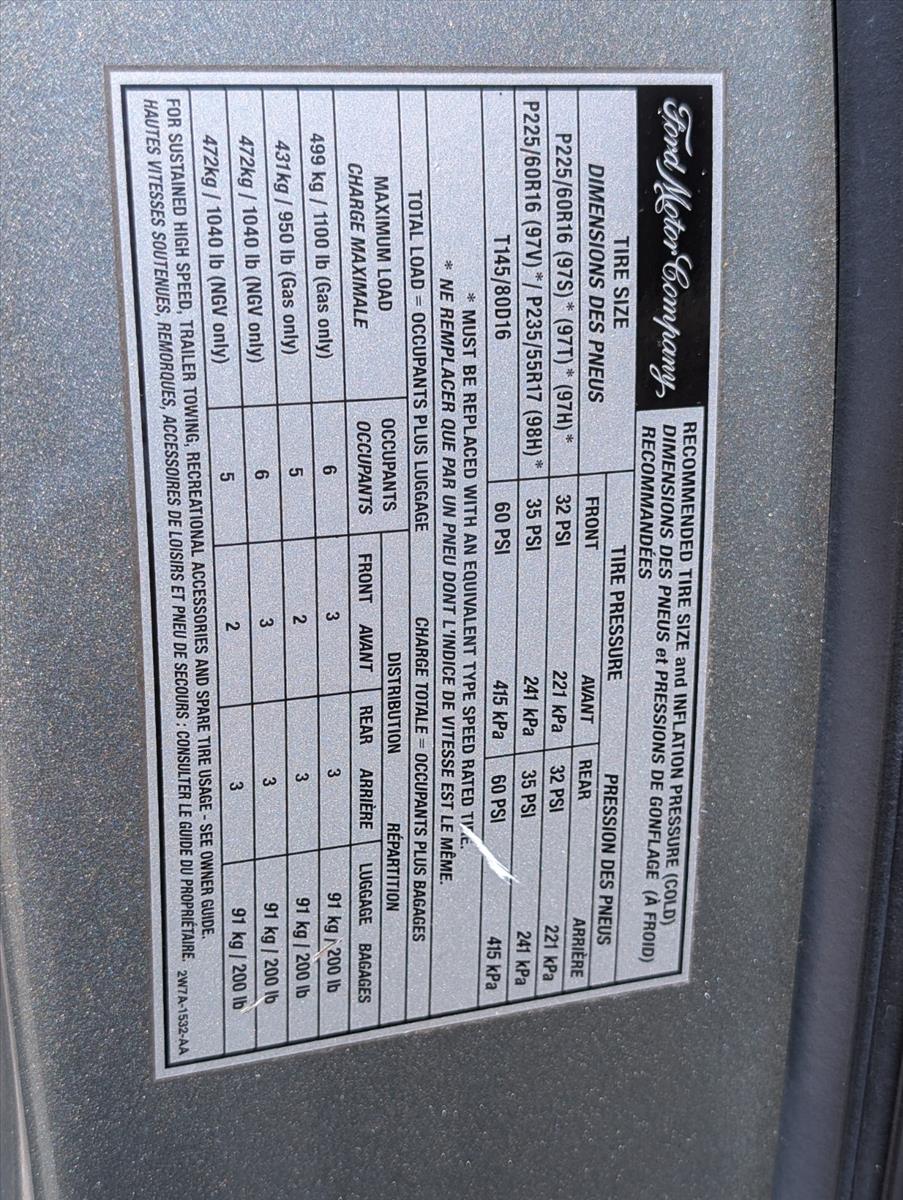 2002 Ford Crown Victoria 97