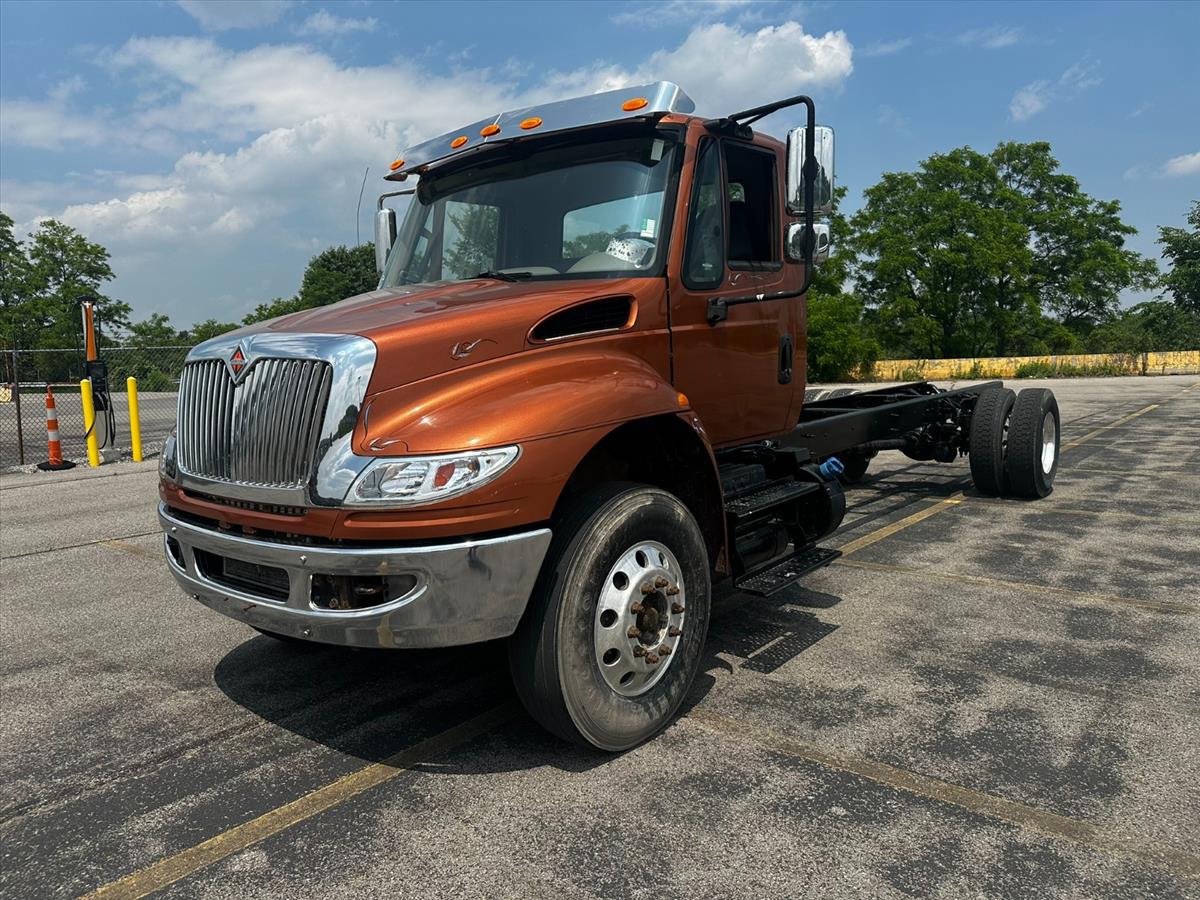 2018 International DuraStar 4400 16
