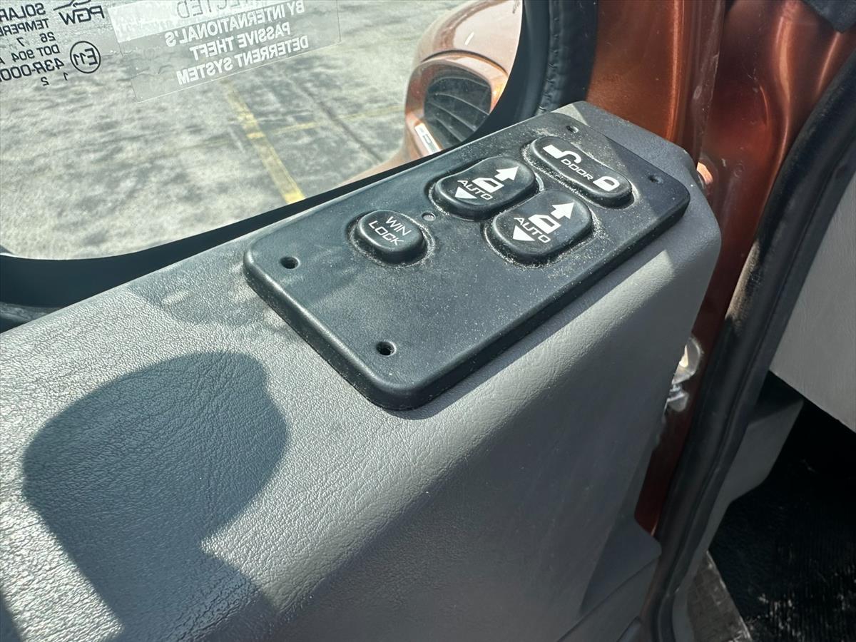 2018 International DuraStar 4400 26