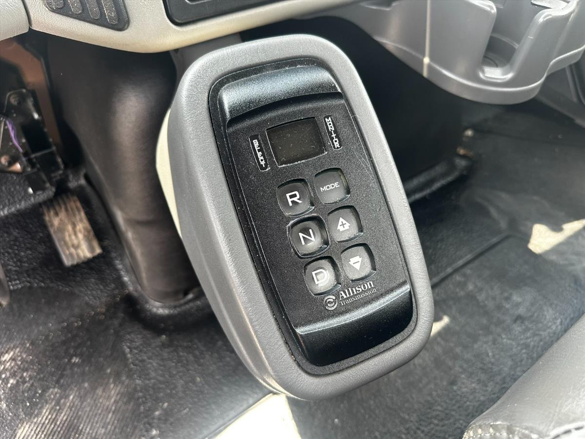 2018 International DuraStar 4400 25