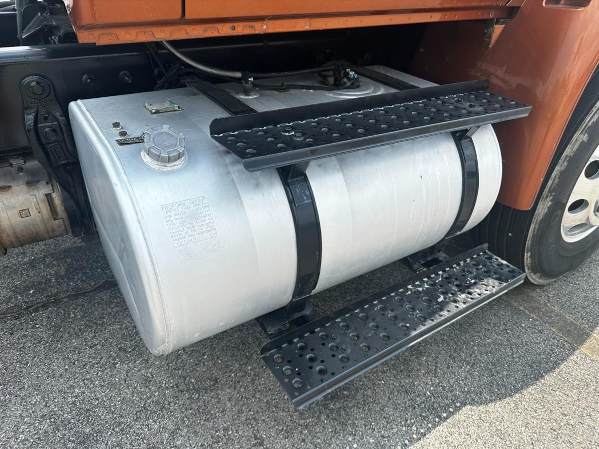 2018 International DuraStar 4400 20