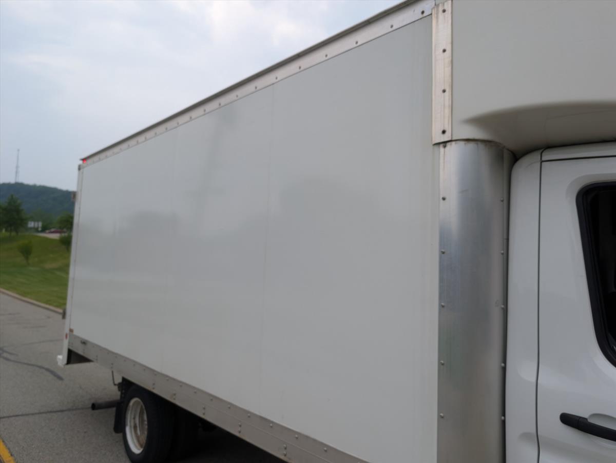 2019 Ford Transit 19