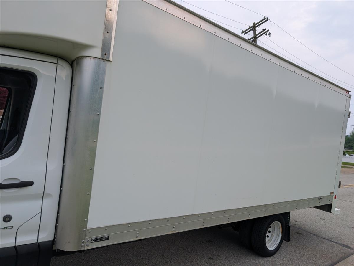 2019 Ford Transit 26