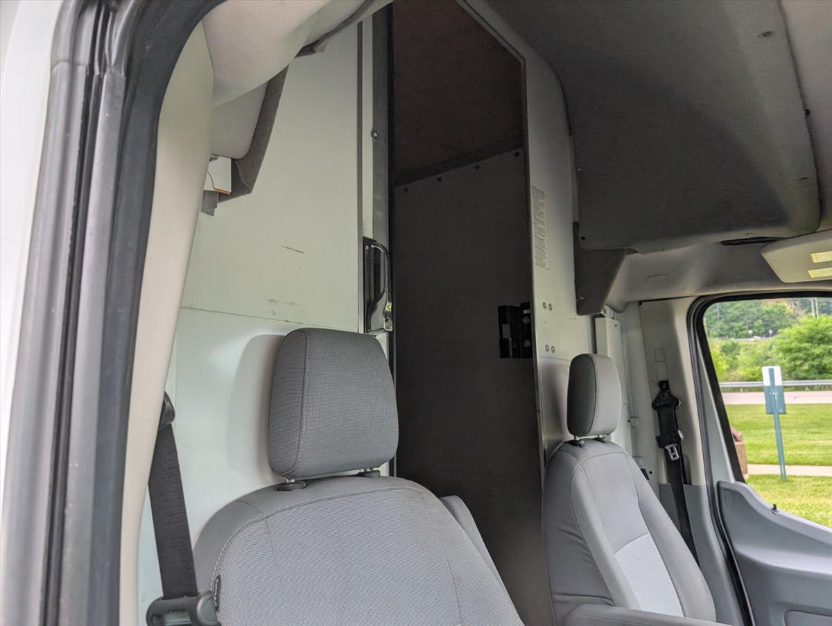 2019 Ford Transit 17