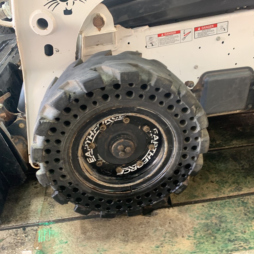 2018 Bobcat S740 33