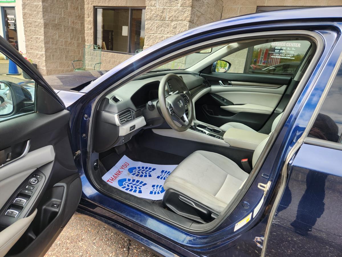 2019 Honda Accord LX photo 4