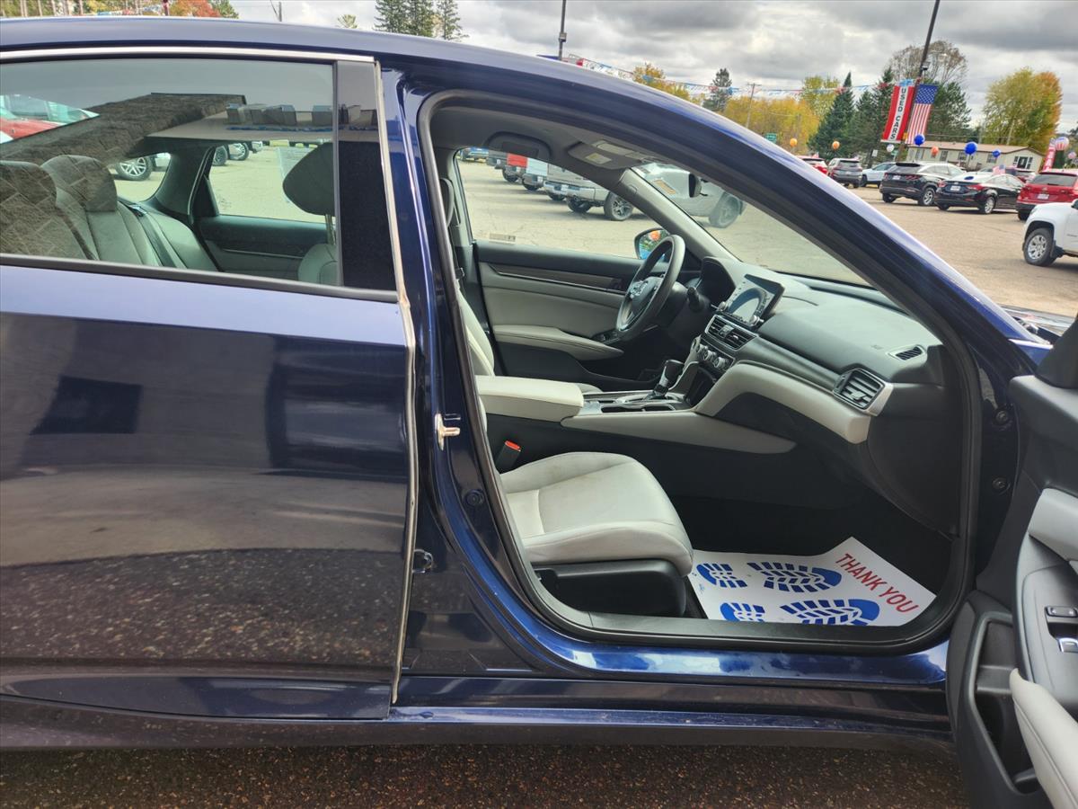 2019 Honda Accord LX photo 2