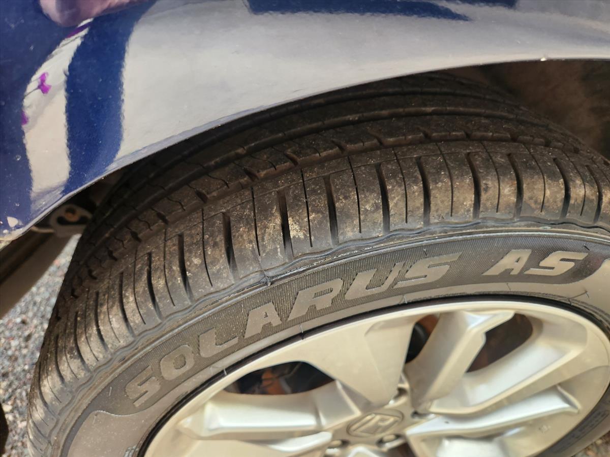 2019 Honda Accord LX photo 3