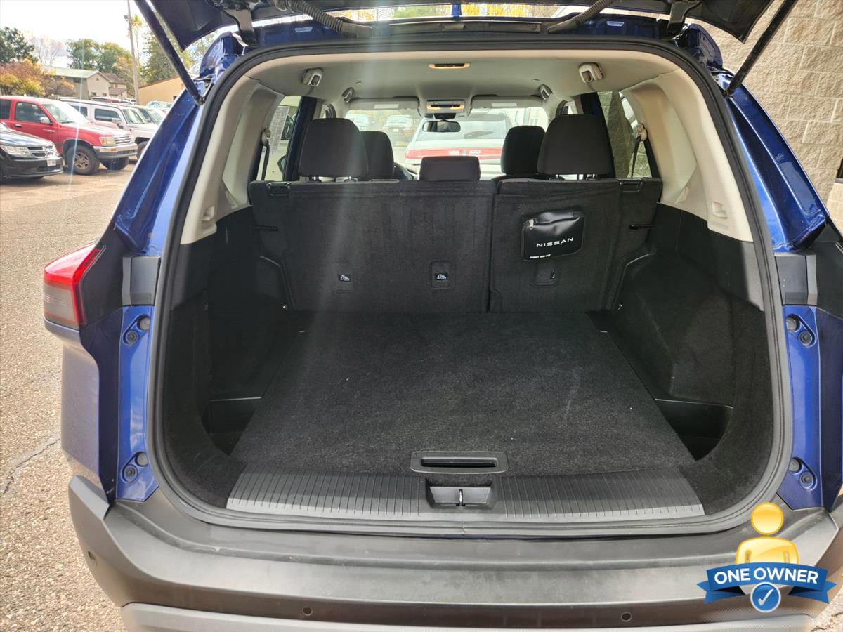 2023 Nissan Rogue SV photo 4