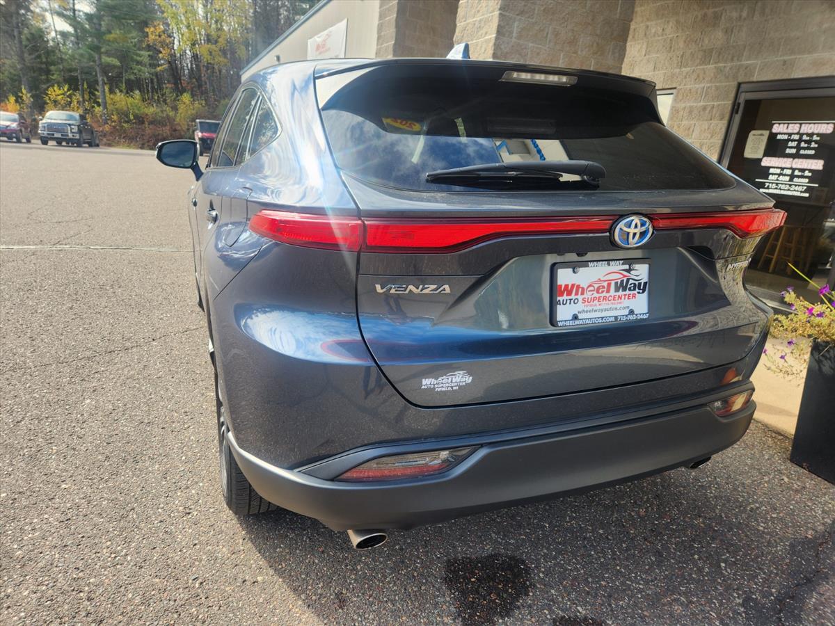 2021 Toyota Venza photo 3