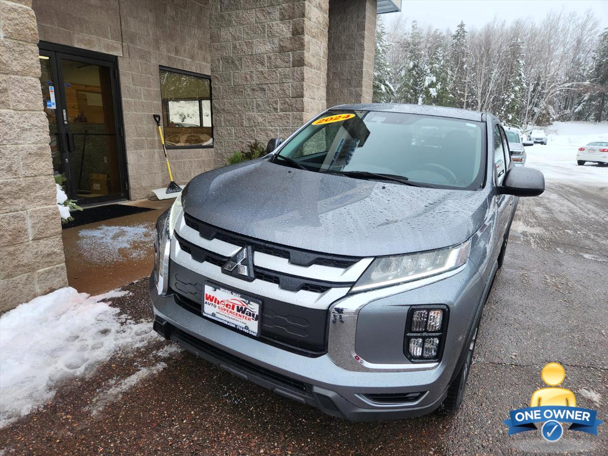 2024 Mitsubishi Outlander Sport ES's photo