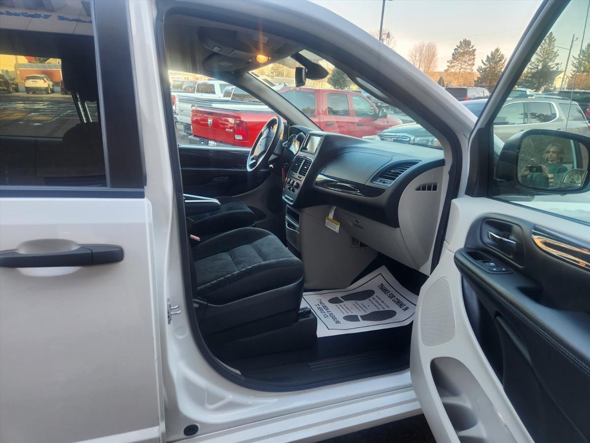 vehicle carousel slide 3 