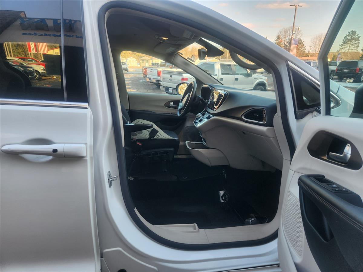 vehicle carousel slide 4 