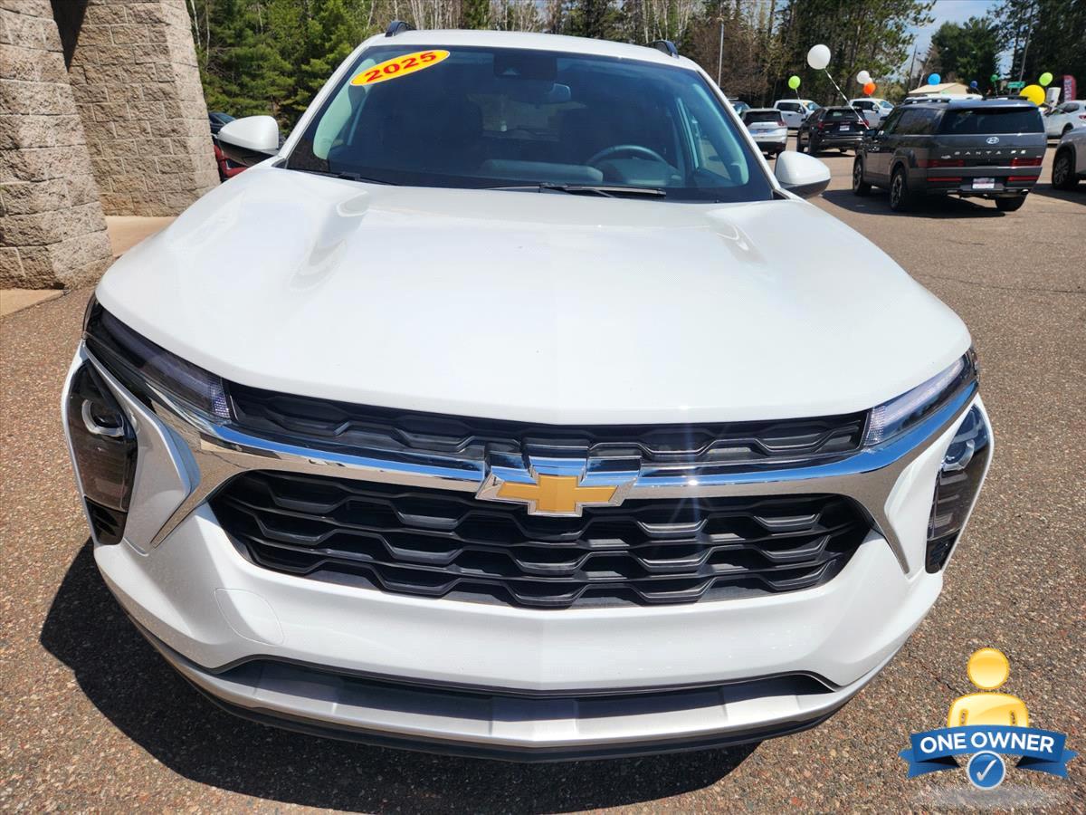2025 Chevrolet Trax LT's photo